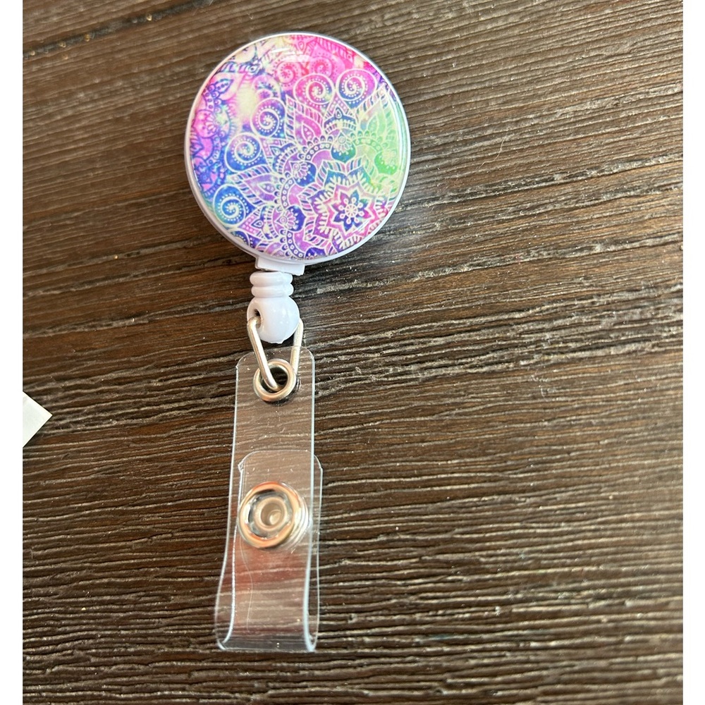 Retractable ID badge holder NWT